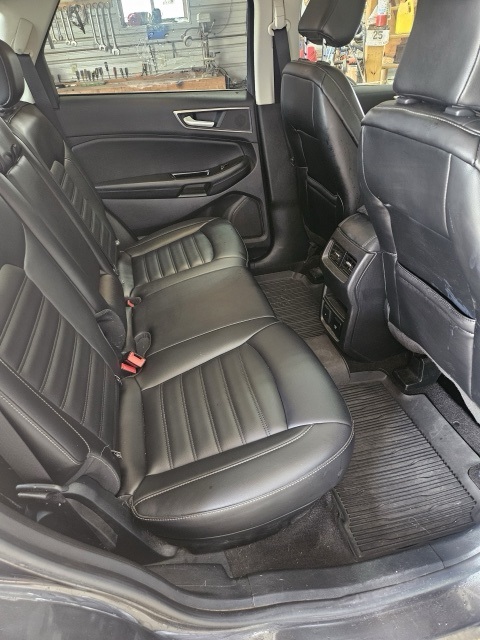 2020 Ford Edge SEL photo 7