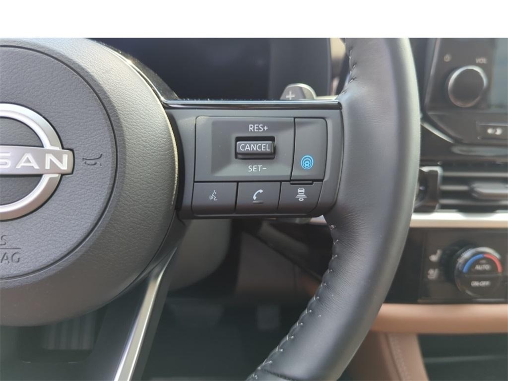 2024 Nissan Pathfinder Platinum photo 22