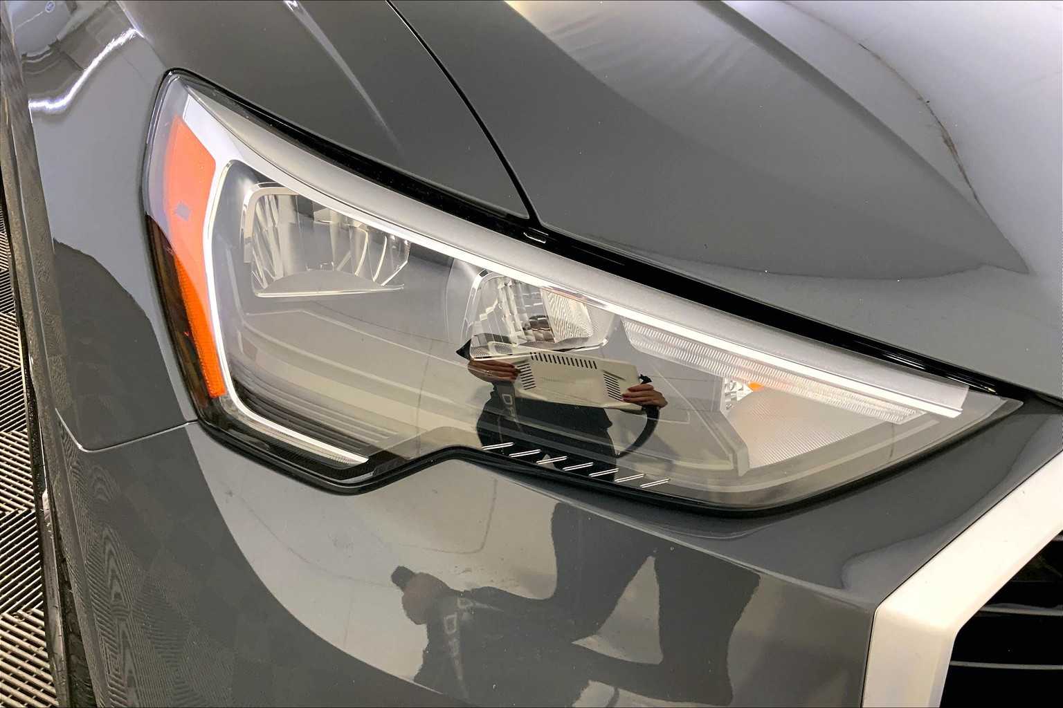 2020 Audi Q3 Premium photo 25