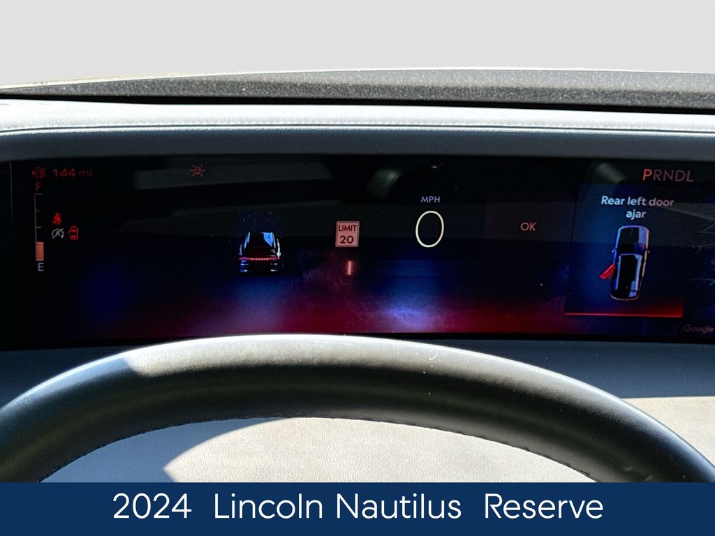 2024 Lincoln Nautilus Reserve photo 2