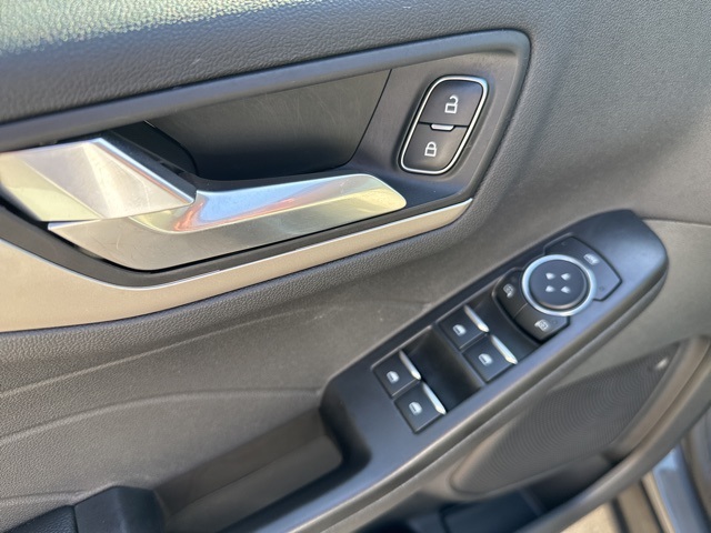 2022 Ford Escape SEL photo 14