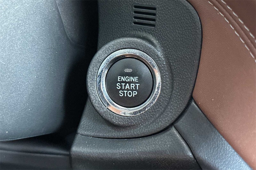 2022 Subaru Outback Touring XT photo 24