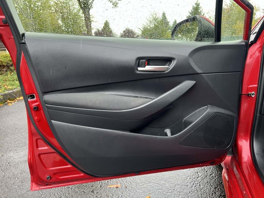 2020 Toyota Corolla Hybrid LE photo 9