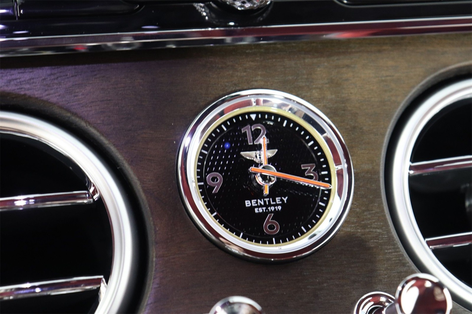 2024 Bentley Continental GT V8 photo 21