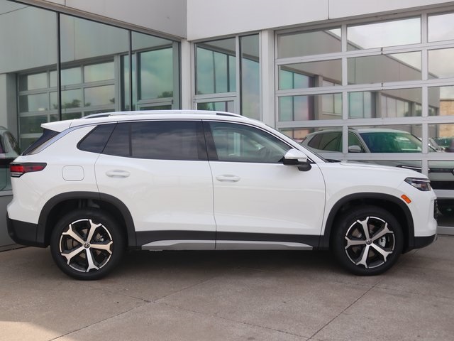 2025 Volkswagen Tiguan SE photo 3