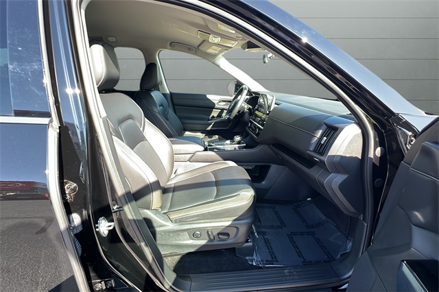 2024 Nissan Pathfinder SL photo 27