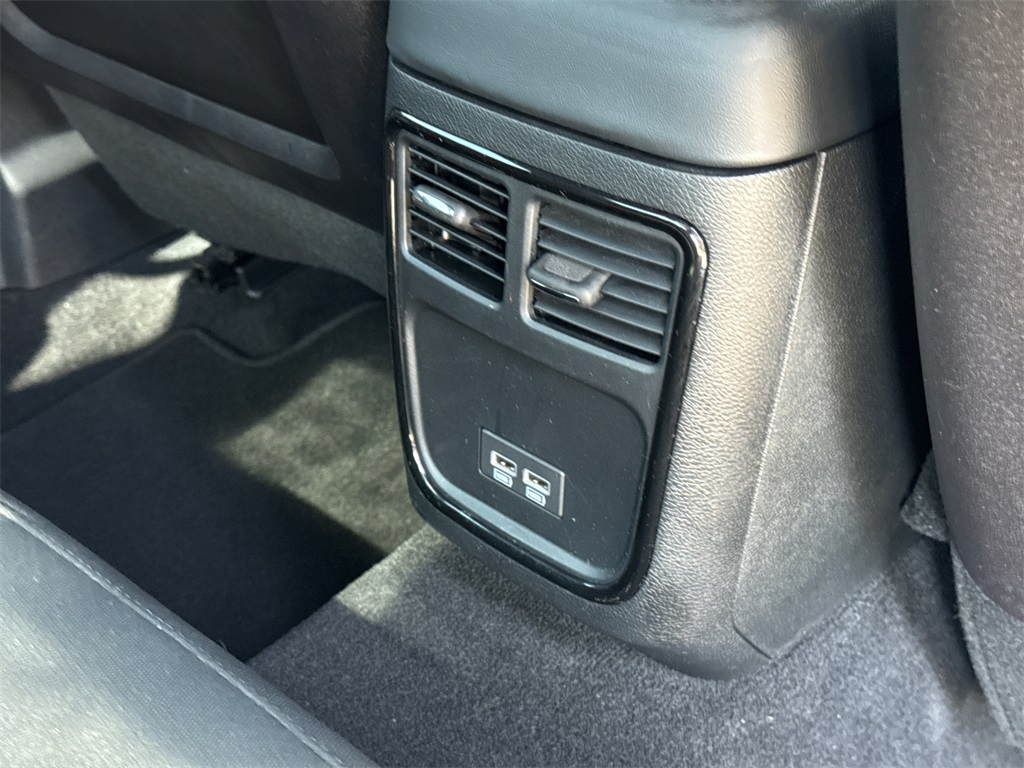 2022 Dodge Charger R/T photo 18