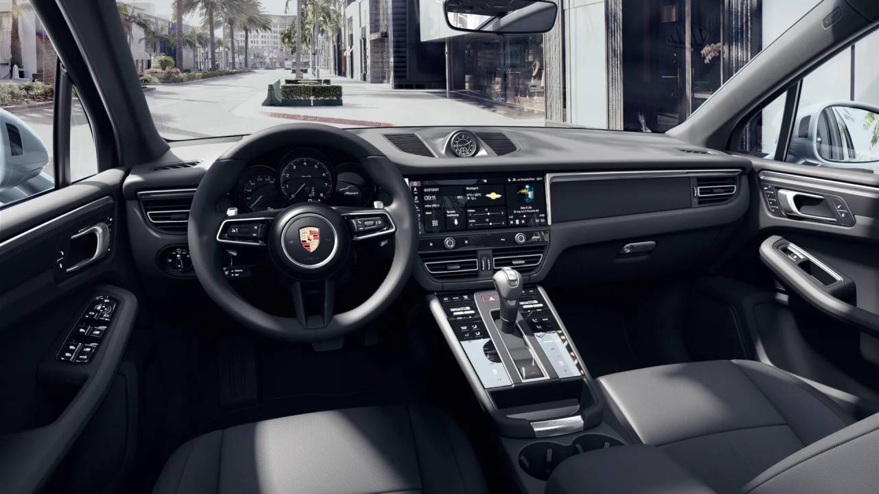 2025 Porsche Macan T photo 5