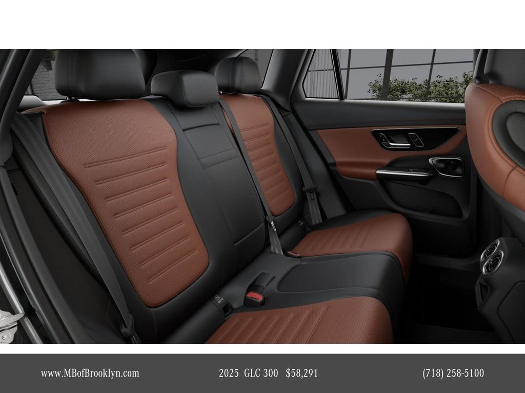 2025 Mercedes Benz GLC 300 4MATIC photo 5