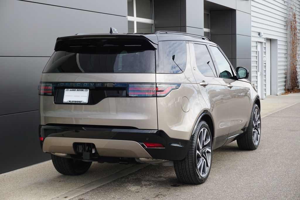 2025 Land Rover Discovery SE photo 2