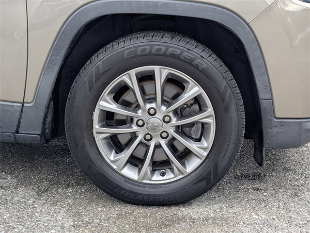 2019 Jeep Cherokee Latitude photo 7