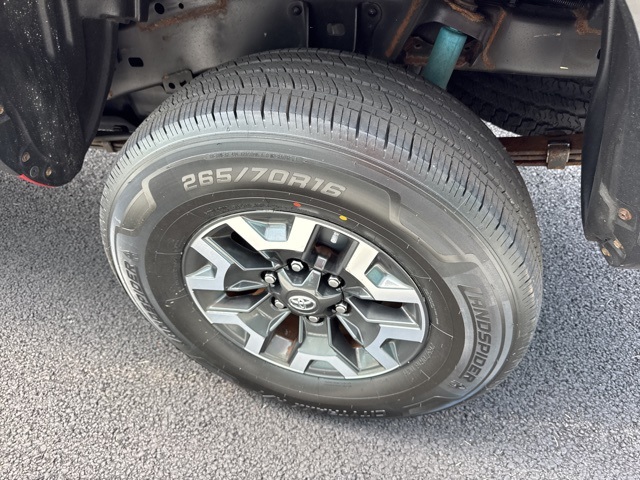 2016 Toyota Tacoma TRD Off-Road V6 photo 10