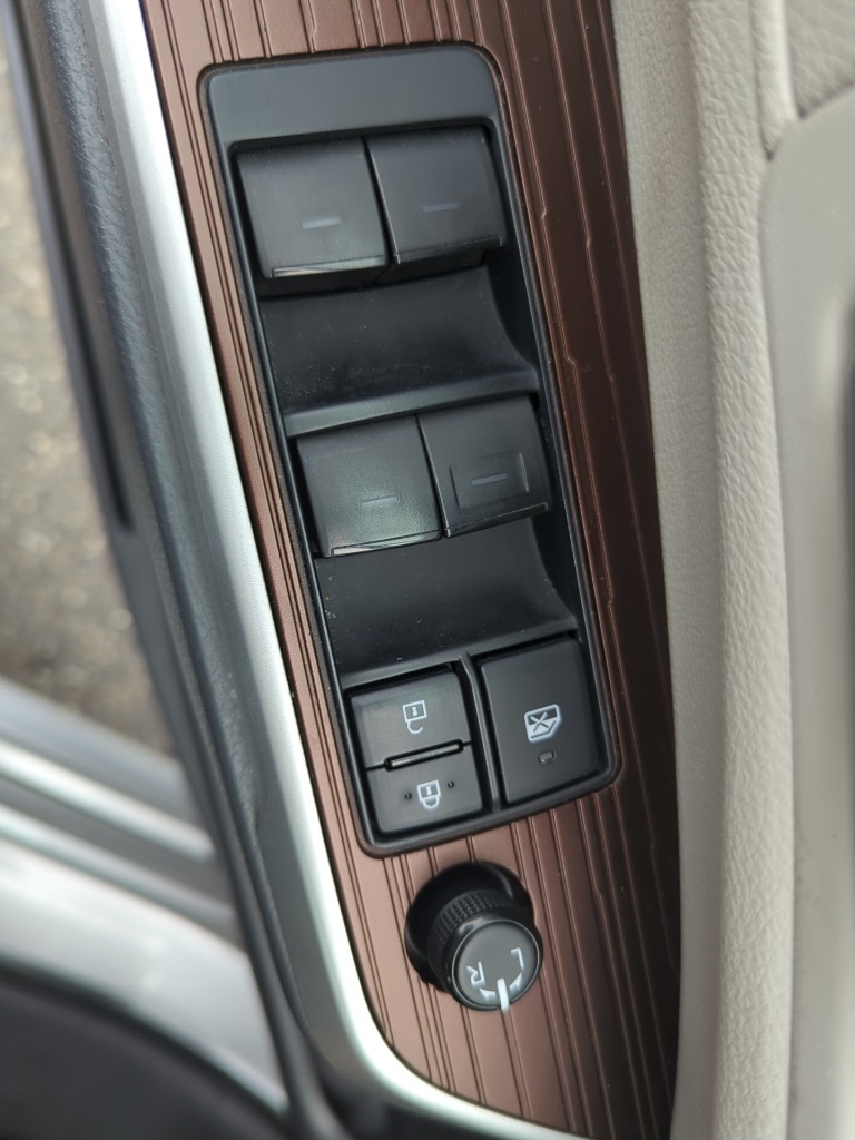 2021 Toyota Sienna XLE photo 10