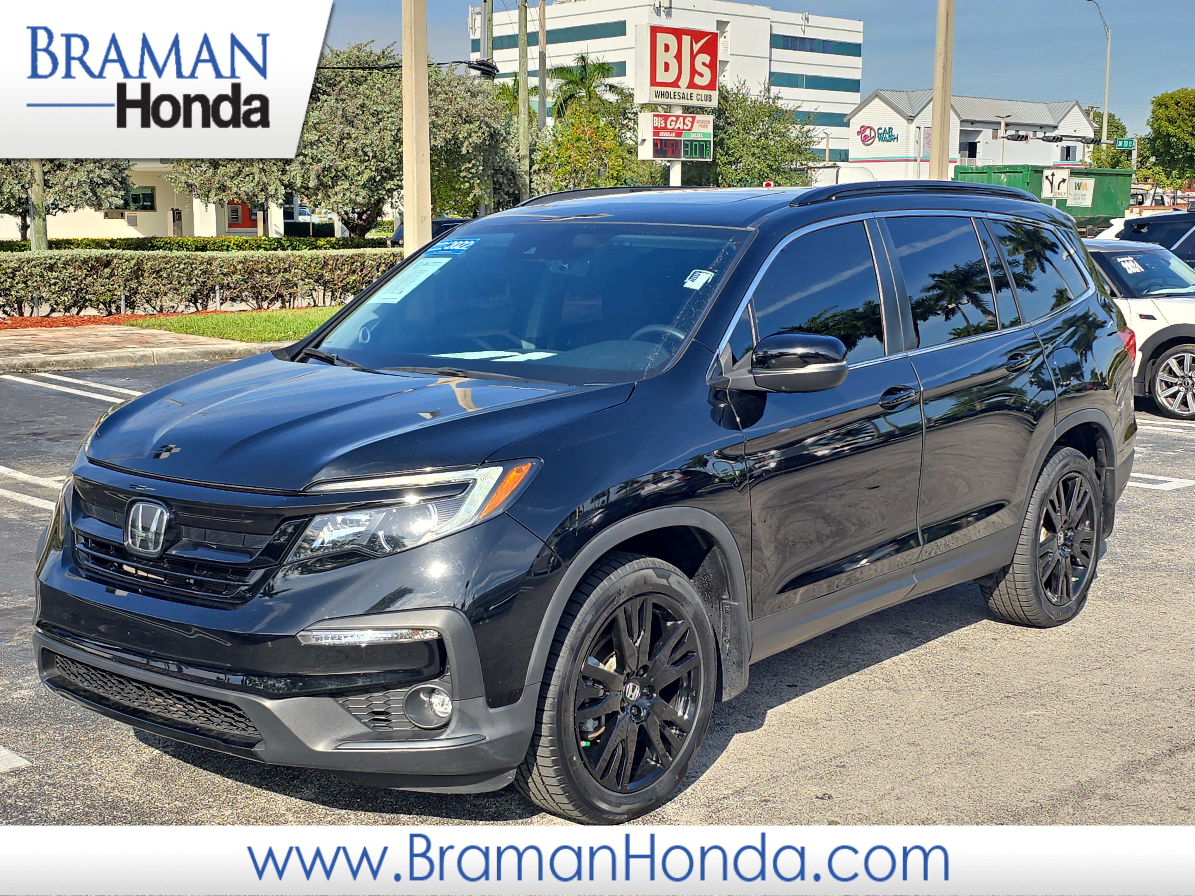 2022 Honda Pilot SE's photo