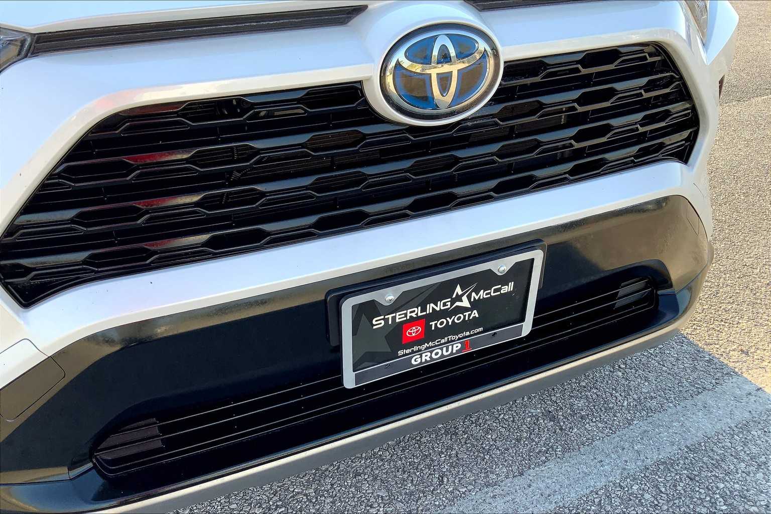 2024 Toyota RAV4 Hybrid SE photo 27