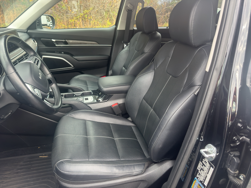 2022 Kia Telluride EX photo 3