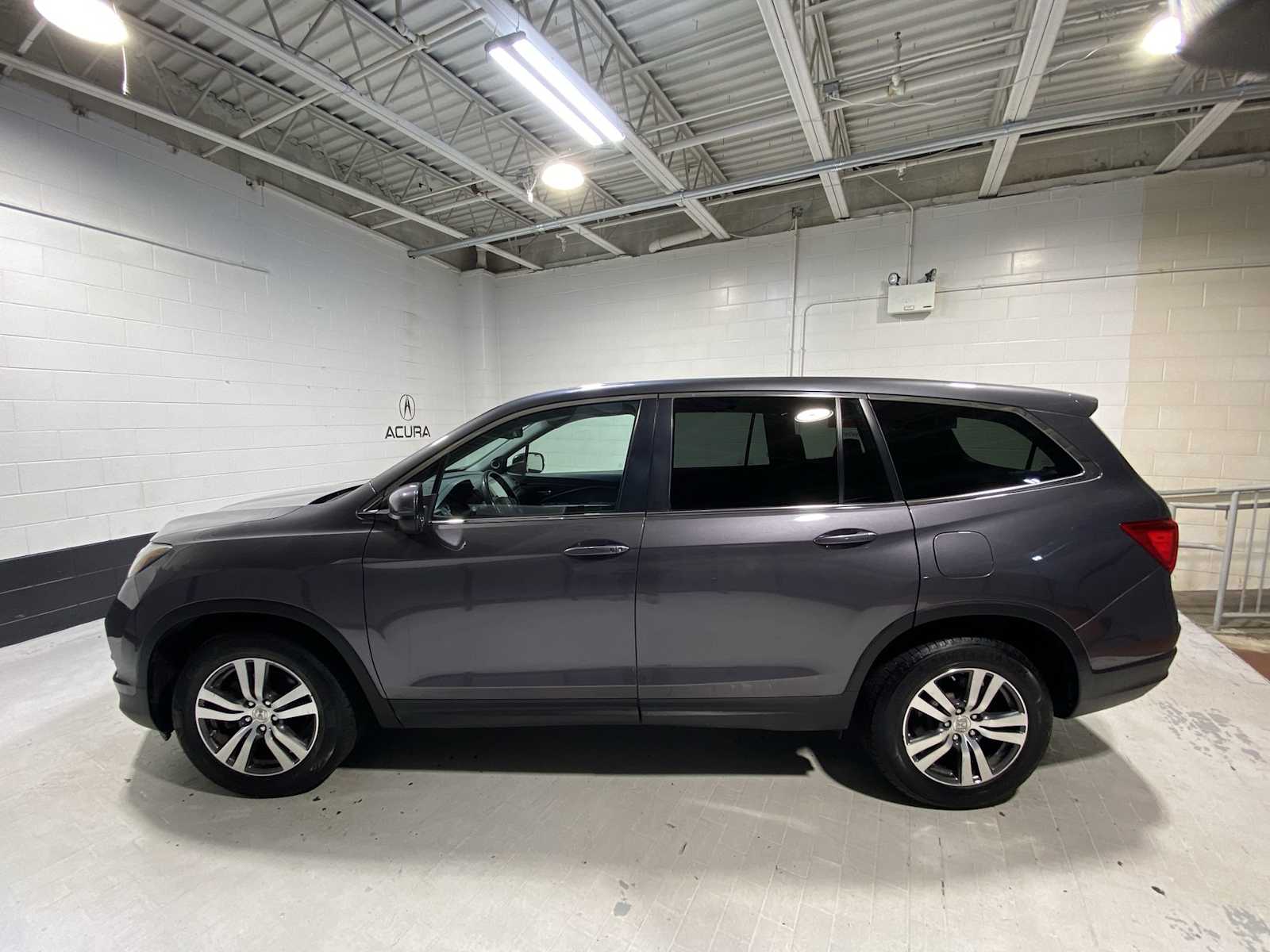 2017 Honda Pilot EX-L photo 3