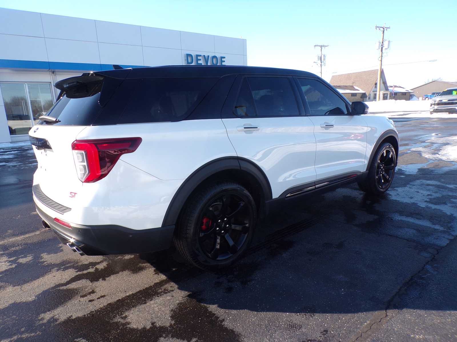 2021 Ford Explorer ST photo 3