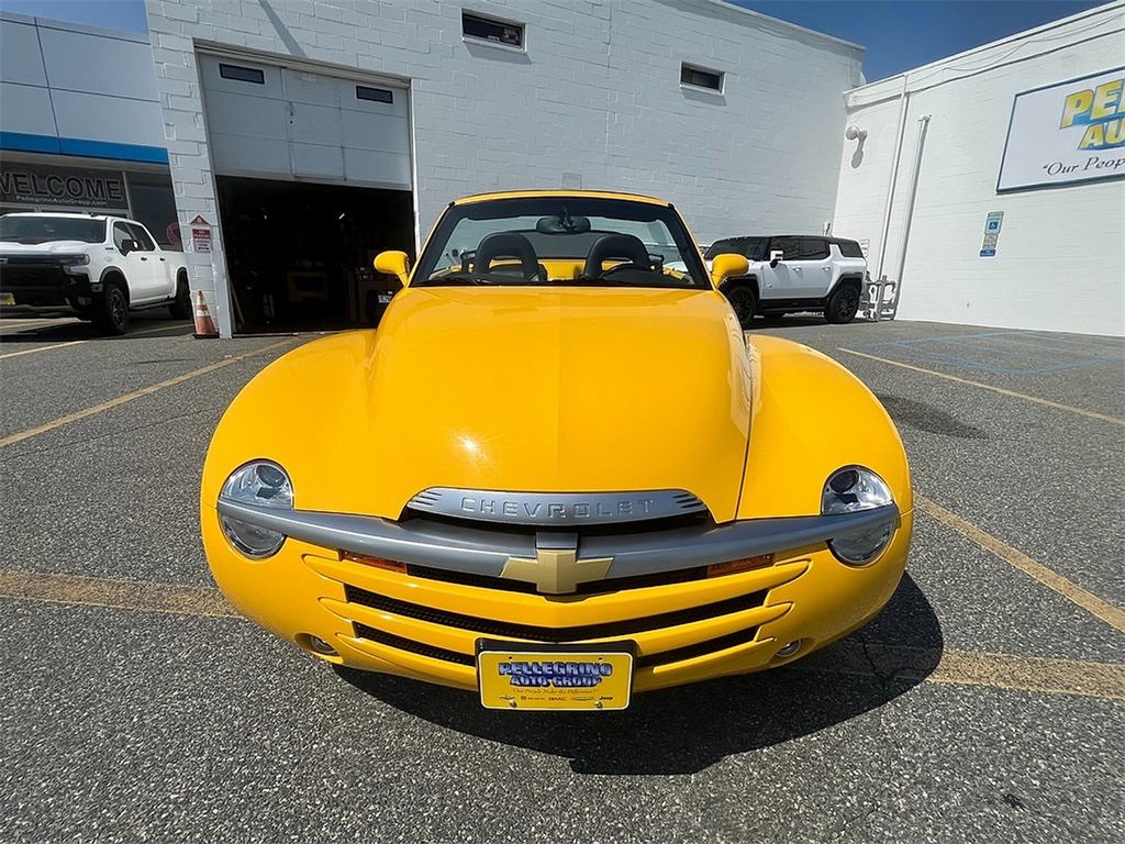 2005 Chevrolet SSR Base photo 12