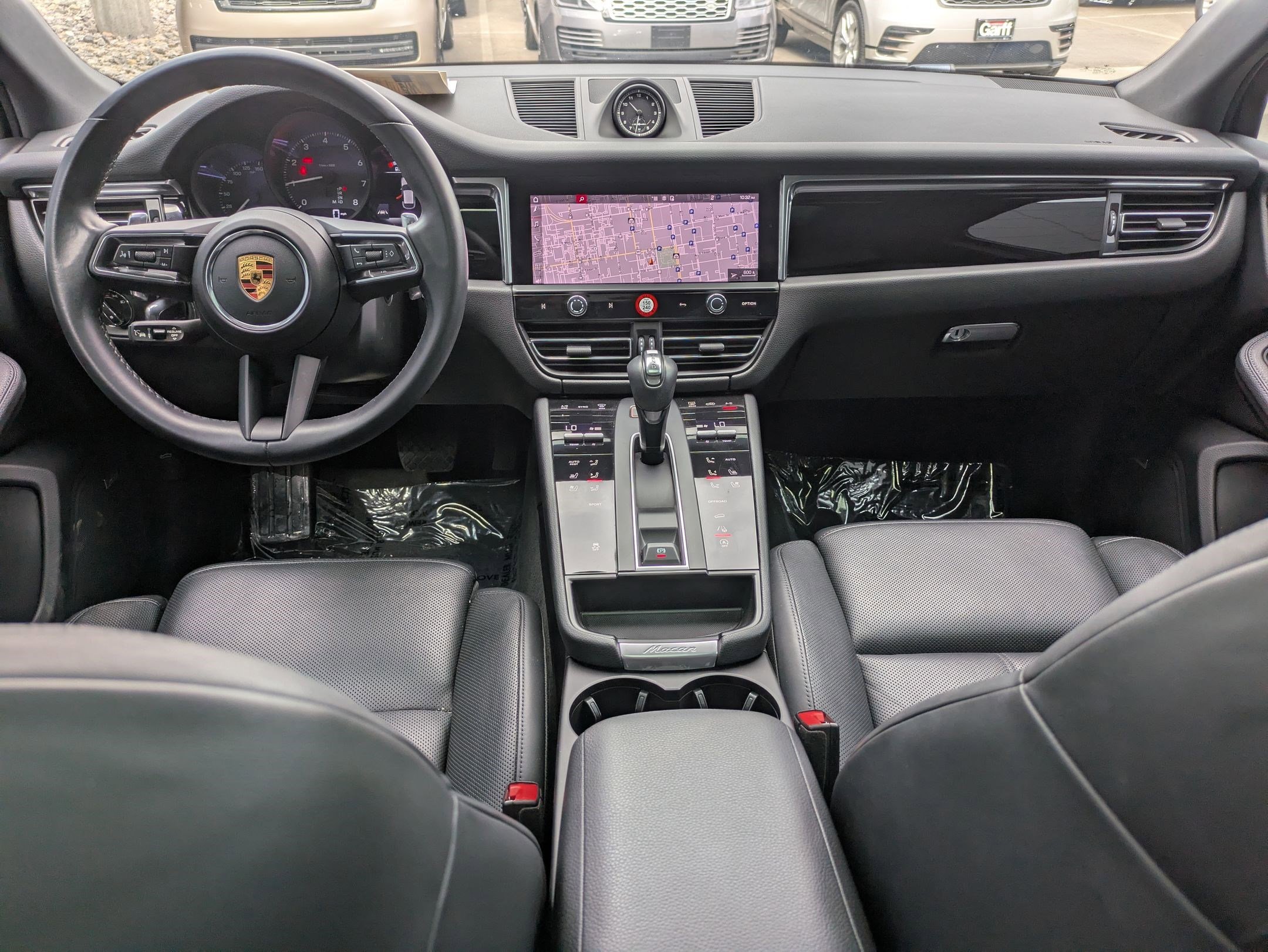 2023 Porsche Macan T photo 25