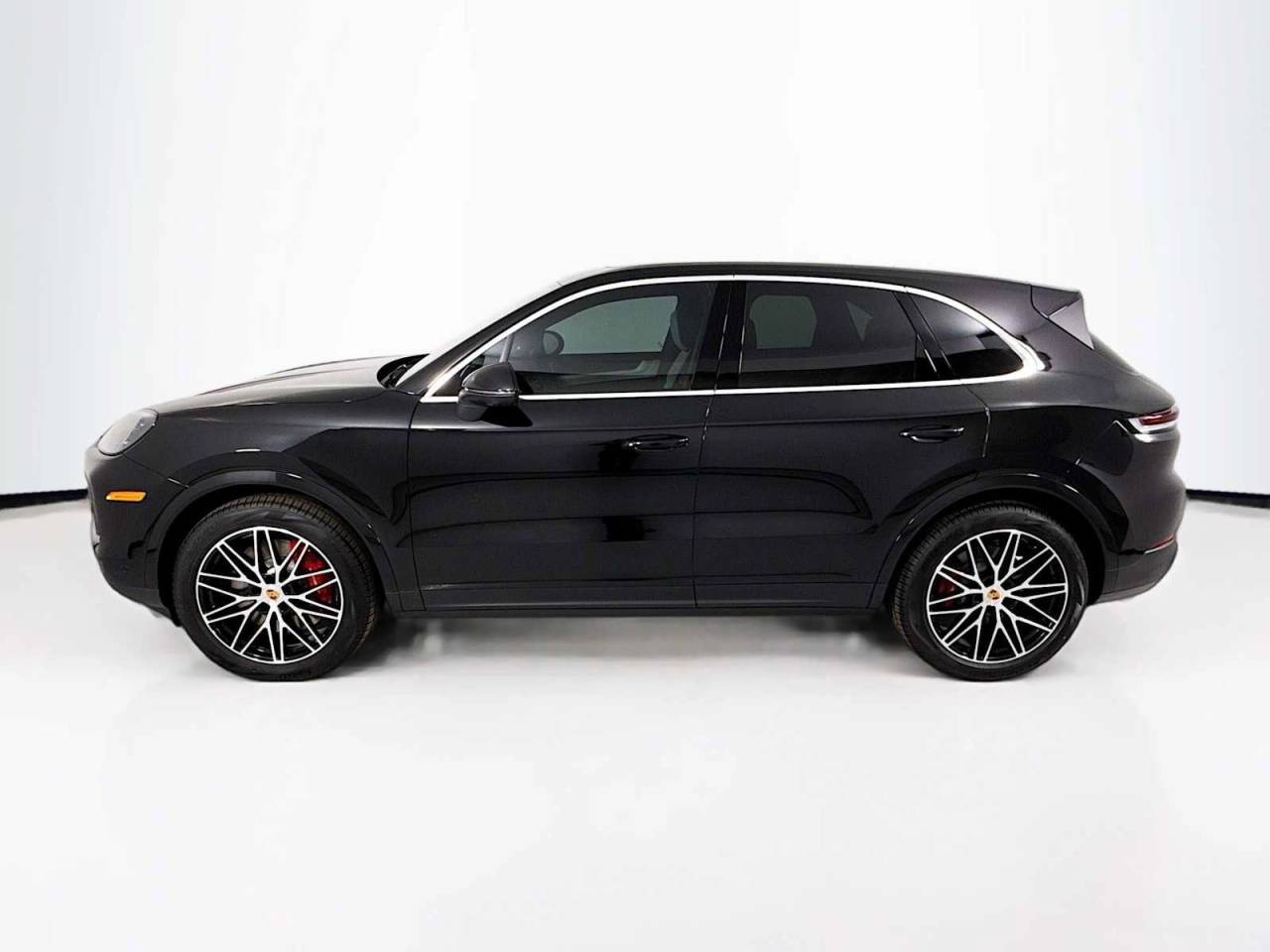 2025 Porsche Cayenne S photo 2