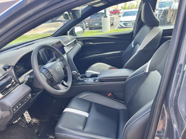 2025 Toyota Camry SE photo 8