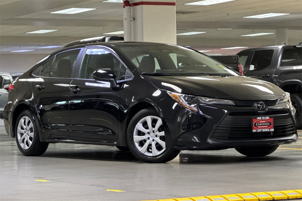 2024 Toyota Corolla LE photo 2