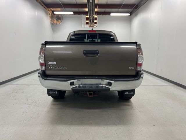 2015 Toyota Tacoma Base photo 4