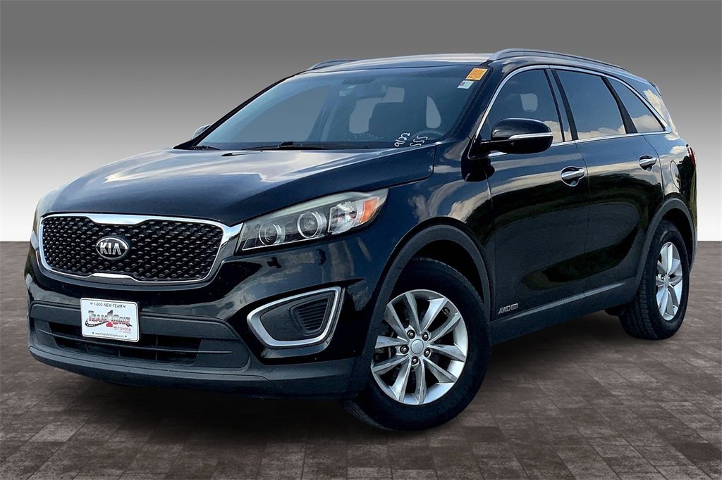 2016 Kia Sorento LX photo 2