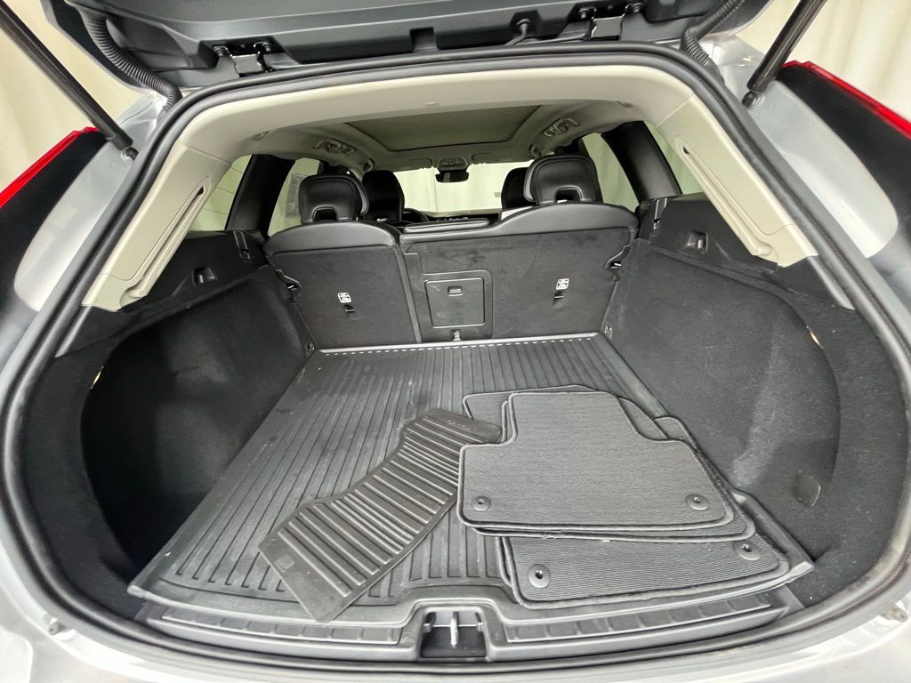 2024 Volvo XC60 B5 Core photo 26