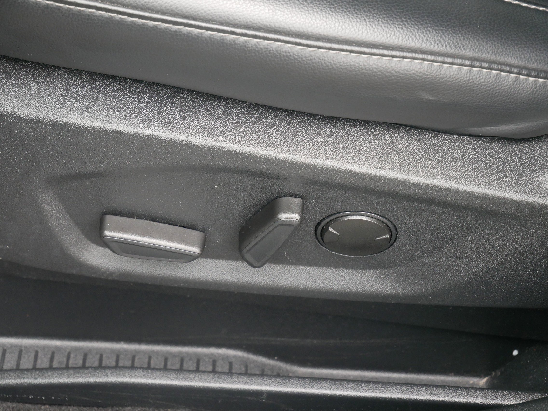 2024 Ford Edge SEL photo 20