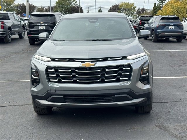 2026 Chevrolet Equinox LT photo 2