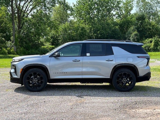 2025 Chevrolet Traverse RS photo 5