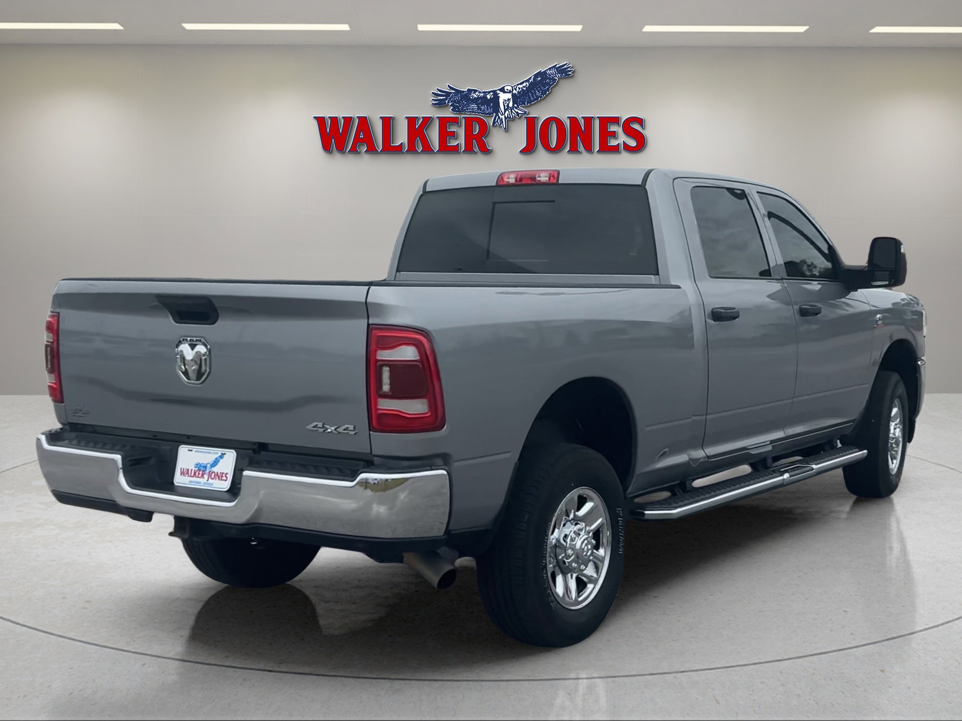 2023 Ram 2500 Tradesman photo 3