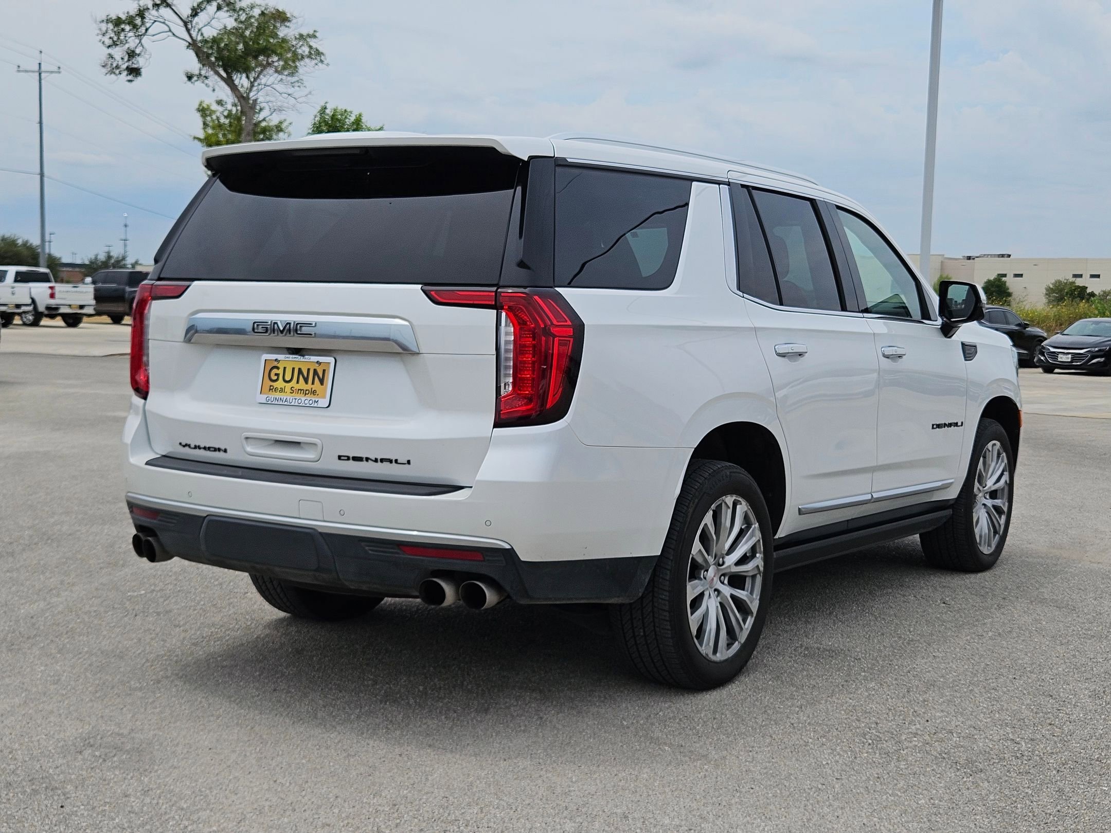 2024 Gmc Yukon Denali photo 2