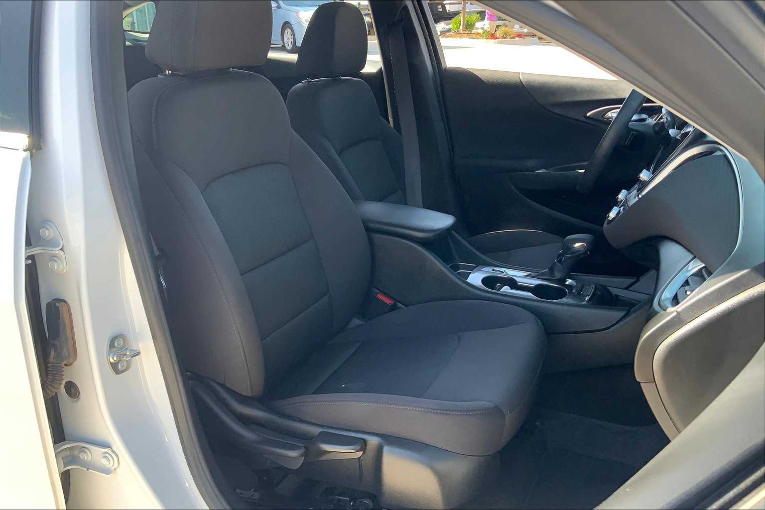 2024 Chevrolet Malibu LS photo 8