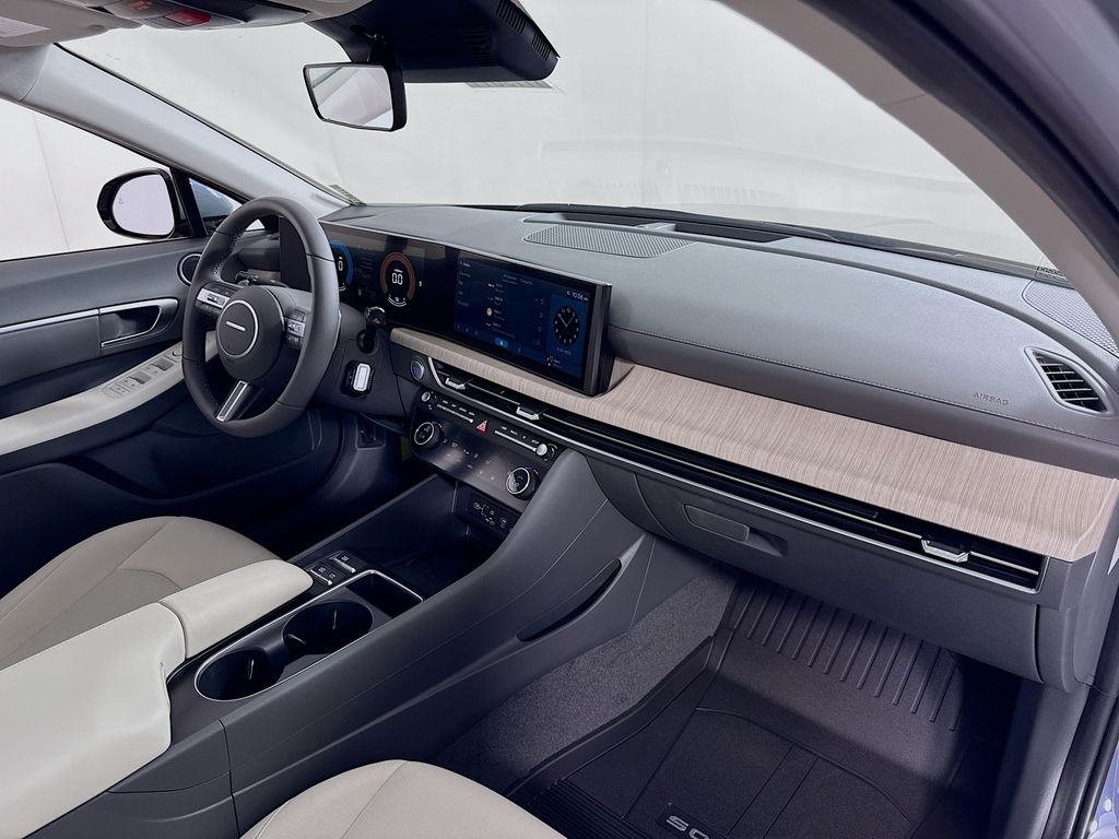 2025 Hyundai Sonata Hybrid SEL photo 26
