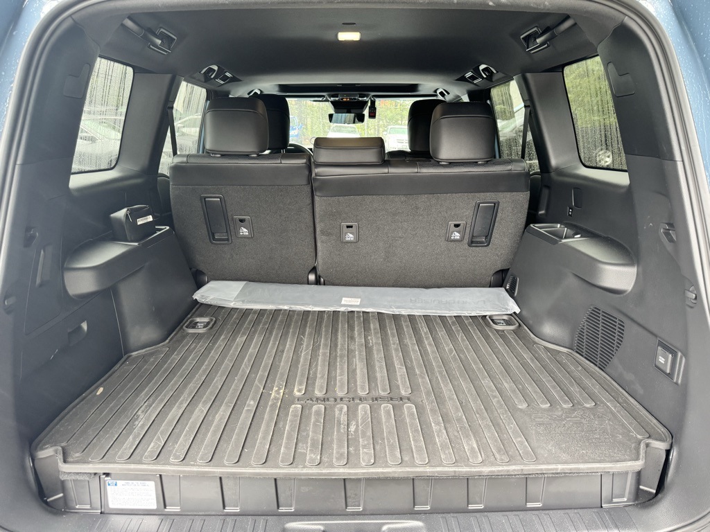 2025 Toyota Land Cruiser Base photo 3