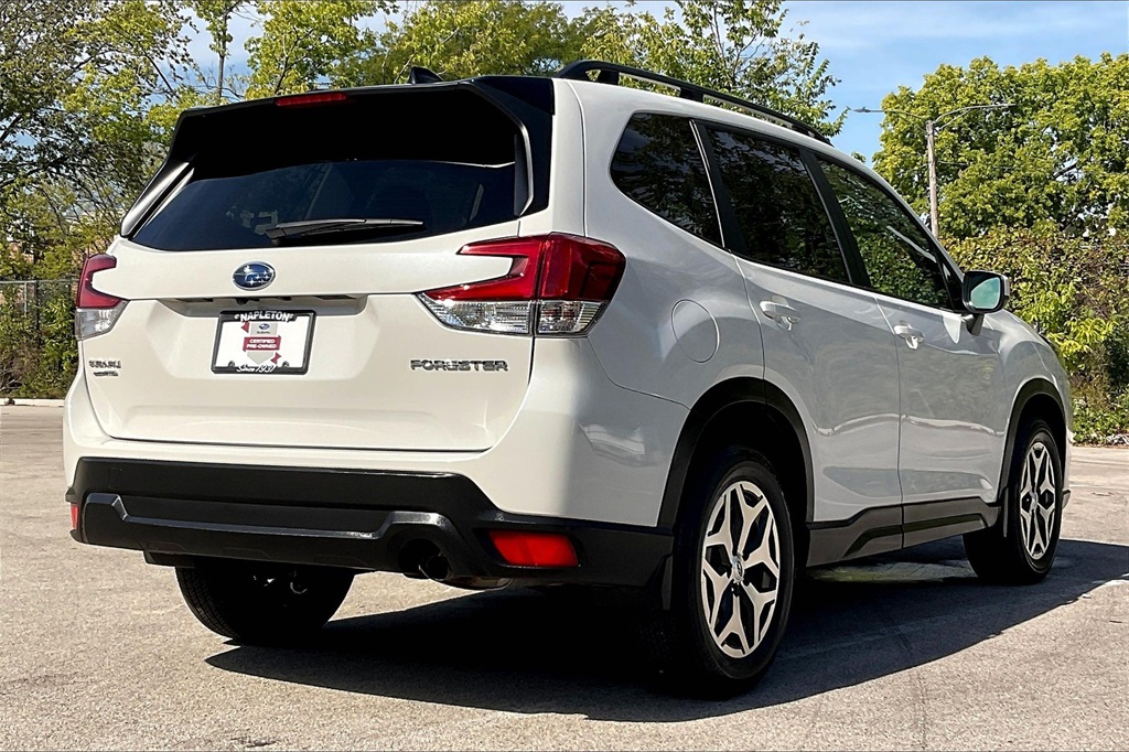 2024 Subaru Forester Premium photo 12