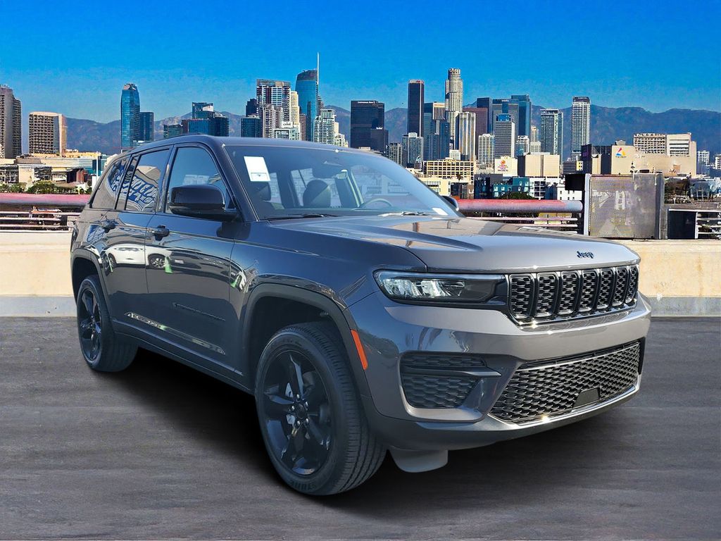 2025 Jeep Grand Cherokee Altitude X photo 3