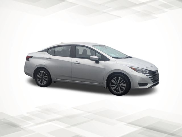 2025 Nissan Versa 1.6 SV photo 2