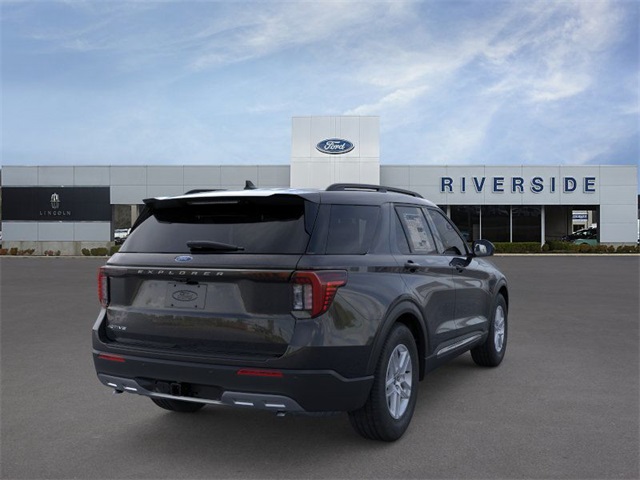 2025 Ford Explorer photo 7