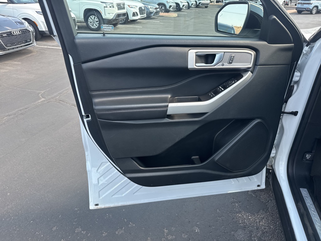 2022 Ford Explorer Limited photo 12