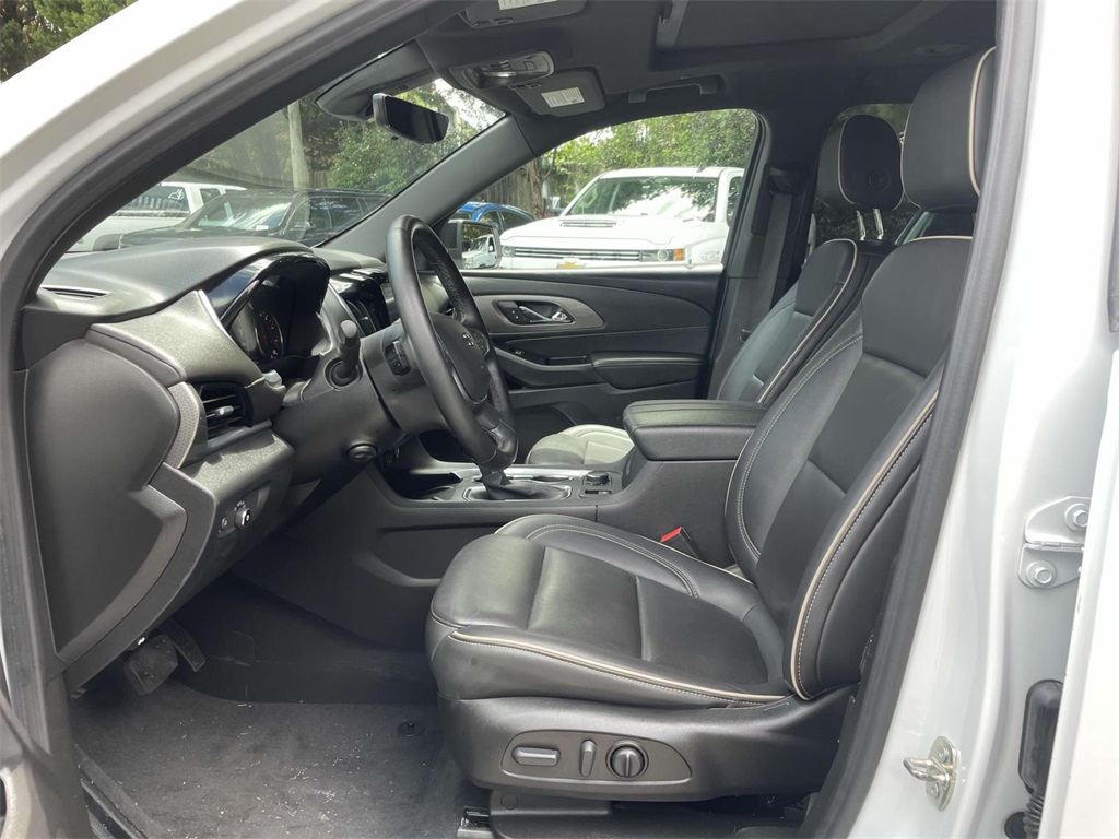 2023 Chevrolet Traverse Premier photo 12