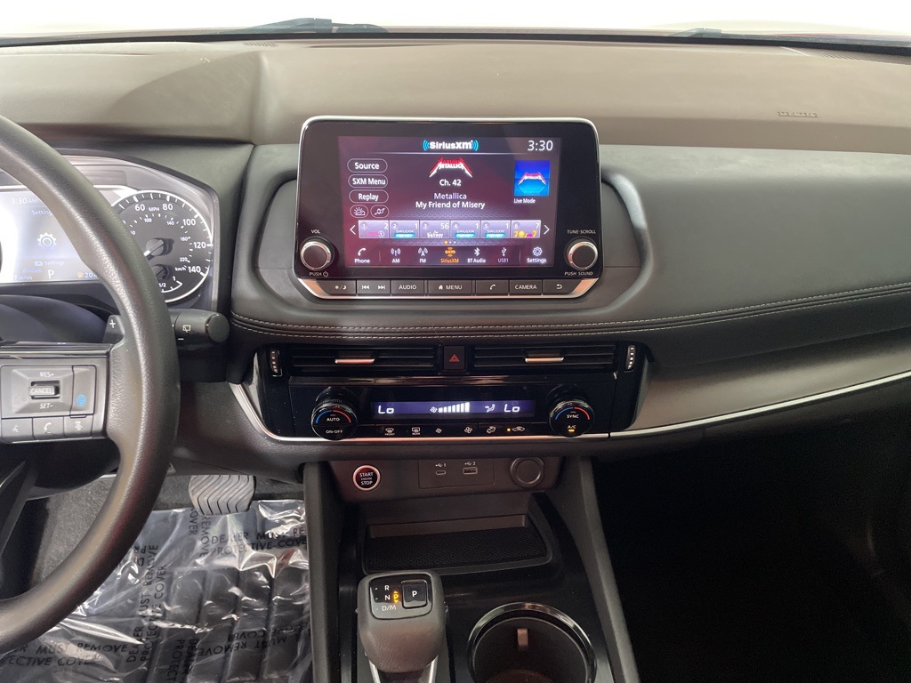 2022 Nissan Rogue SV photo 24