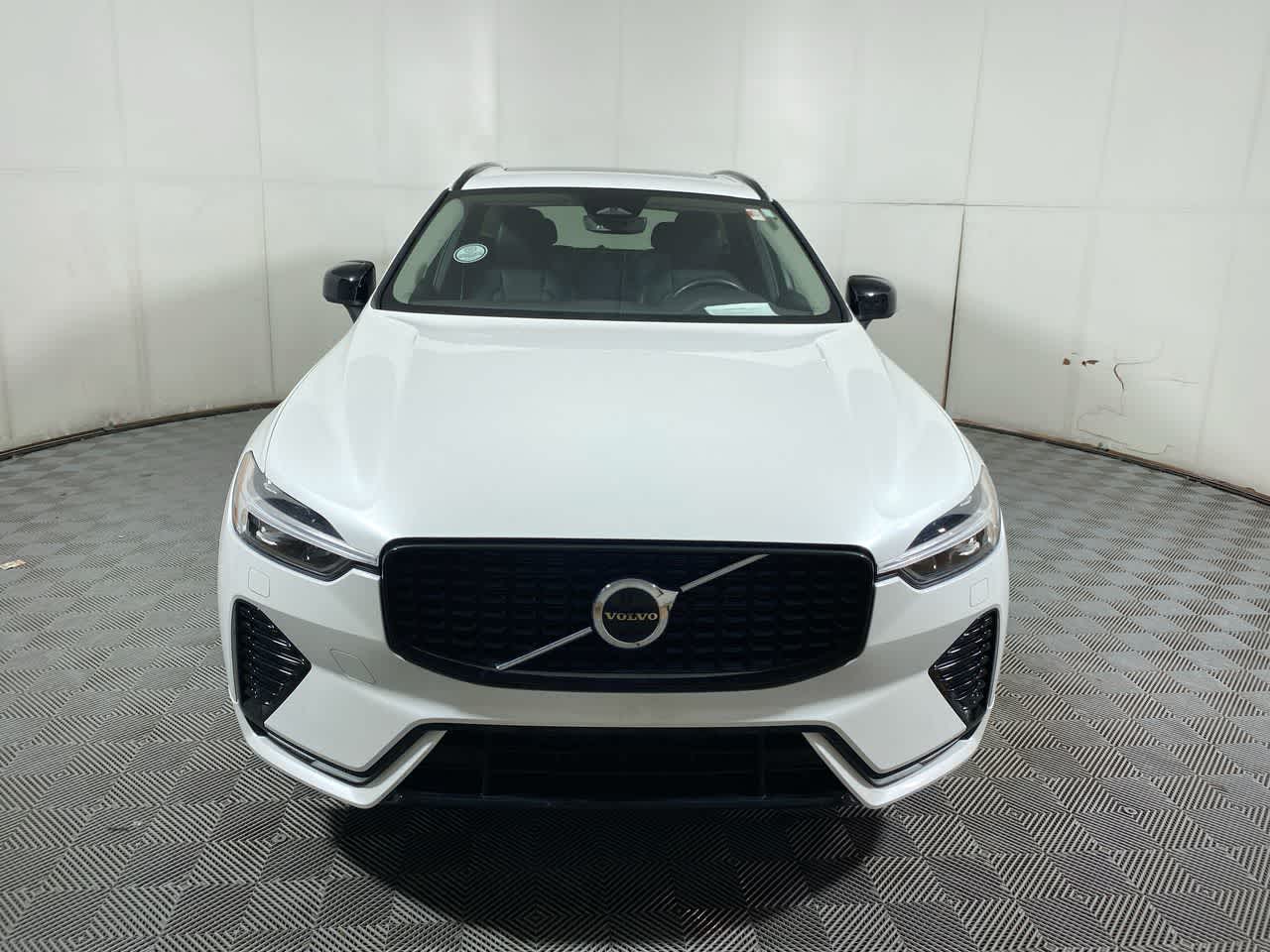 2024 Volvo XC60 Core photo 10