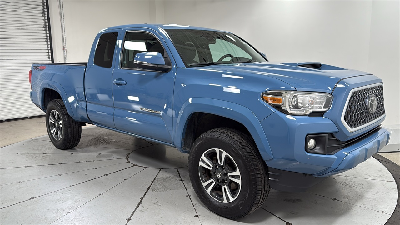 2019 Toyota Tacoma TRD Sport 4x4 Access Cab photo 2