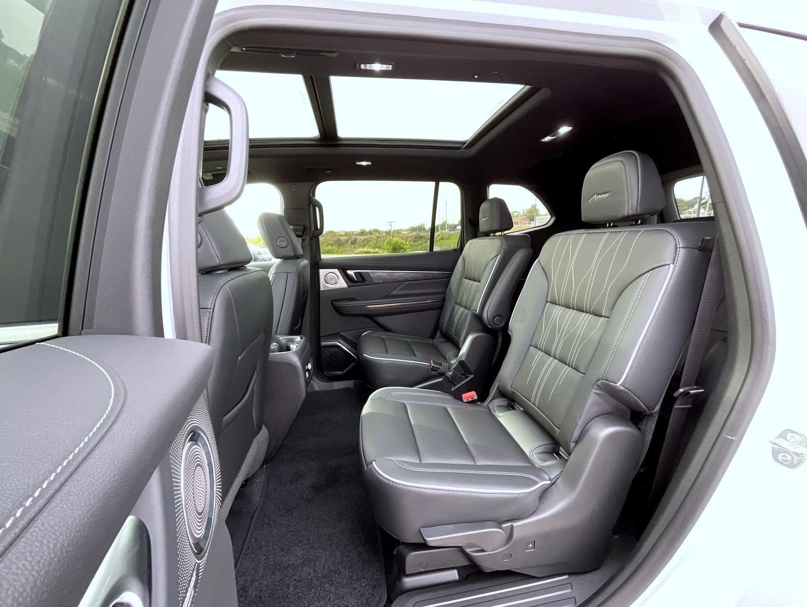2026 Buick Enclave Avenir photo 17