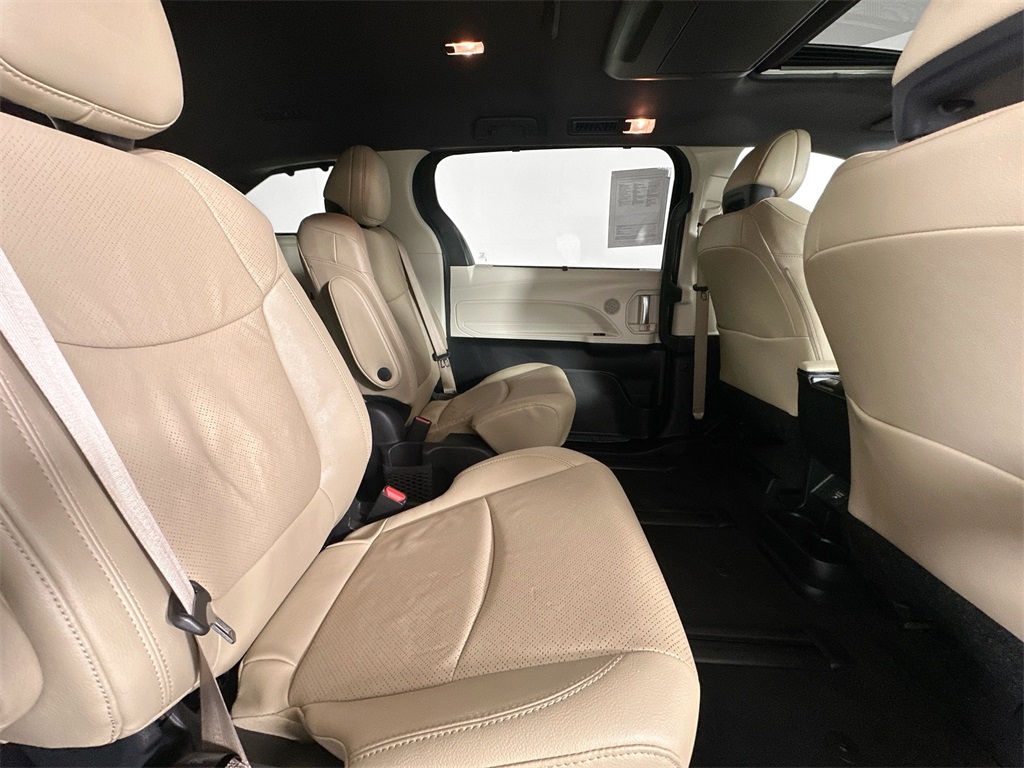 2024 Toyota Sienna Limited photo 26