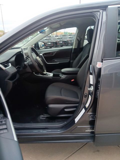2024 Toyota RAV4 LE photo 2